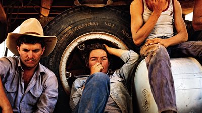 بالصور.. حياة رعاة البقر شمال أستراليا