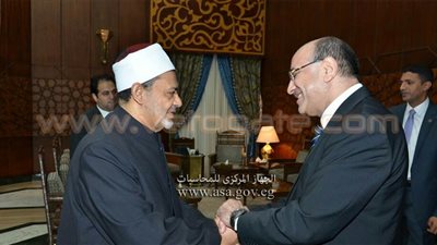 بالصور.. شيخ الأزهر يلتقي رئيس المركزي للمحاسبات