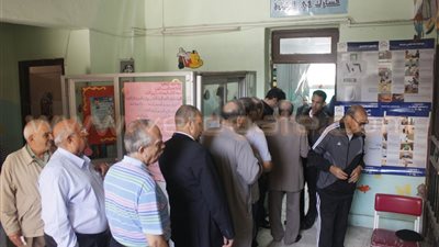 مشادات كلامية بين أهالي الطواحين بالشرقية وقاضٍ لتوقف التصويت