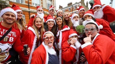 بابا نويل يجتاح شوارع لندن من أجل الأطفال (صور)