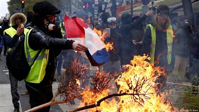 تحقيقات حول حسابات مزيفة «تضخم» تظاهرات فرنسا