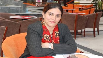 وزيرة الثقافة اليمنية تهدي جائزتها للطائفة اليهودية