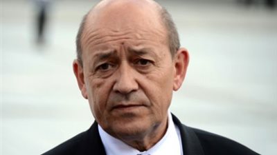 وزير الدفاع الفرنسي لـ «الليبيين»: قاتلوا داعش بدلا من محاربة بعضكم