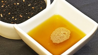 مشروب «حبة البركة والمرمرية» للتخلص من «الكرش»