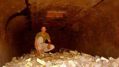 وصول 1100 كيلو من ذهب منجم السكرى إلى مطار القاهرة