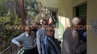 عمليات الشرقية ترصد قاضيا يوجه الناخبين لصالح مرشح «النور»