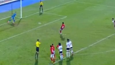 مروان محسن يهدر ركلة جزاء للأهلي أمام طلائع الجيش (فيديو)