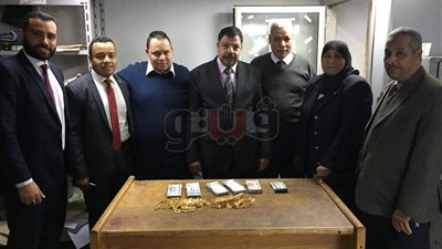 ضبط راكب قادم السعودية لإخفائه 725 جرام ذهب و210 آلاف ريـال داخل جسده