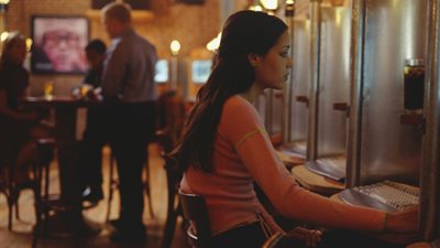 العثور على فتاة «مختفية» تعيش في مقاهى للإنترنت لمدة 10 سنوات