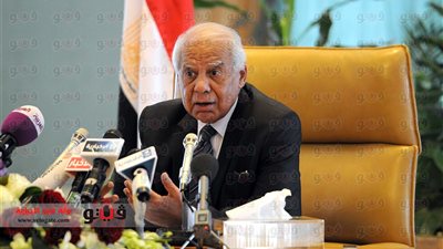 الببلاوي يؤدي مناسك العمرة في ختام زيارته للسعودية