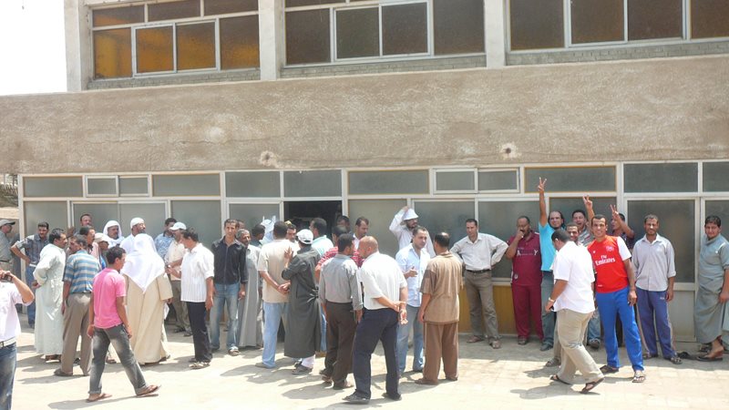 جانب من اعتصام عمال