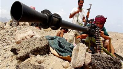 اليمن: مواجهات عنيفة بين ميليشيا الحوثي وصالح مع الجيش والمقاومة بتعز
