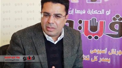 مساعد وزير الرياضة يهدد بمنع الصحفيين من دخول الوزارة