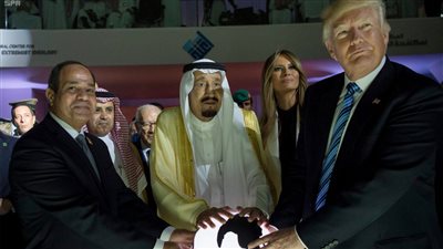 «العرب فوق البركان».. السعودية تغرق في مستنقع «الأزمات» بفضل الأمريكان.. وترامب يستغل الأوضاع ويعلن القدس عاصمة لإسرائيل.. والقاهرة ترفض وضع سيناء ضمن «صفقة القرن»