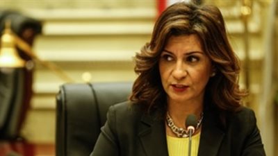 نبيلة مكرم تتوجه للكويت للاطمئنان على المصري المعتدى عليه