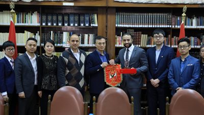 وفد من الحكومة الصينية يبحث أوجه التعاون مع الأهلي