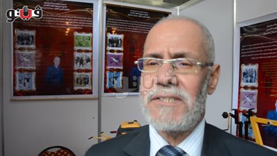 بالفيديو..مصري يخترع جهازا رياضيا متعدد الأغراض..يعالج التشوهات.. سهل الاستخدام للمعاقين.. يستخدمه 28 فردا في نفس الوقت..تكلفته ألفي جنيه..حاصل على 4 براءات اختراع..مرشح كأفضل الابتكارات بالوطن العربي