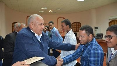 محافظ الوادي الجديد يكرم فريق الأولمبياد الخاص (صور)