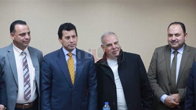 كواليس لقاء وزير الرياضة مع والد محمد صلاح لإنشاء متحف يضم مقتنياته