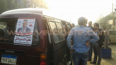 بالصور.. استغلال السيارات والتكاتك في الدعاية بالمطرية