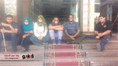 بالصور.. معاقو الشرقية يضربون عن الطعام أمام مكتب نائب المحافظ