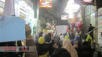 أهالي أحد ضحايا الألف مسكن ينضمون لمسيرة 