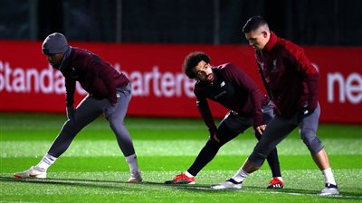 صلاح يختتم تدريباته مع ليفربول استعدادا لمواجهة نابولي (صور)