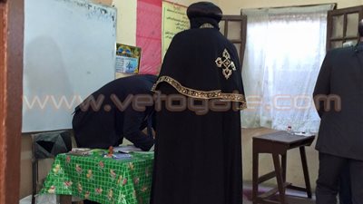 بالفيديو والصور.. البابا تواضروس يدلي بصوته في لجنة «السرايات» بالوايلي