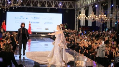 نيكول سابا تتألق بفستان بـ ٢٠٠ مليون جنيه في ديفليه البحيري (صور)