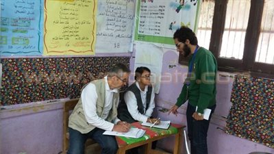 بالصور.. وفد دولي يتفقد لجان الانتخابات بـ«طوخ»