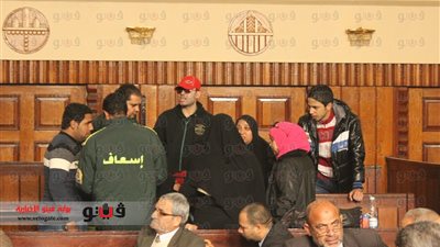 إغماء والدة شهيد قبل جلسة طعن متهمي 