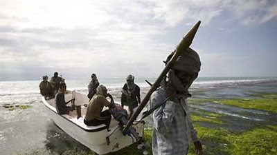 خبراء عرب يبحثون مشروع بروتوكول حول القرصنة البحرية