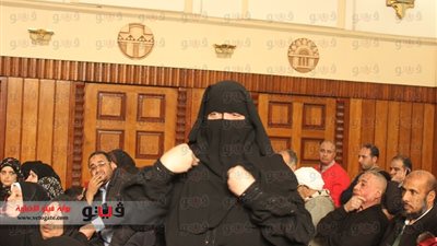 بالفيديو والصور.. والدة شهيد في