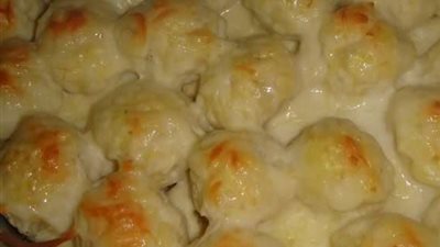 للنباتيين.. صينية بطاطس بالمشروم والجبن والكريمة