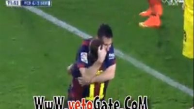 بالفيديو.. ميسي يحتفل مع زملائه وجماهير برشلونة بالرقم التاريخي الجديد