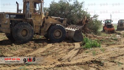 بالصور.. إزالة التعديات على 450 فدانا بمدينة أسيوط الجديدة