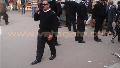 بالصور.. الأمن يفرق مؤيدي أحد المرشحين ببولاق أبو العلا