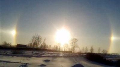 بالفيديو والصور.. ظهور ثلاث شموس في سماء روسيا