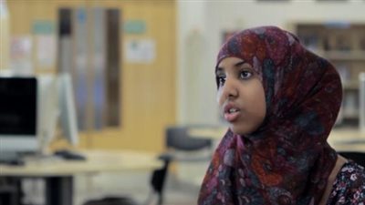 بالفيديو.. على أنغام «الراب».. فتيات بريطانيات: «لا للختان»