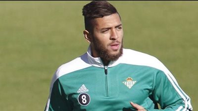 عمرو طارق يتراجع عن اللعب في مصر بسبب تجاهل الأهلي