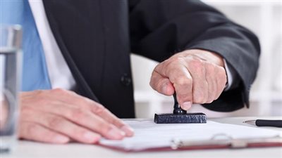 الورق من اليابان والختم من فرنسا.. الجامعات تواجه مافيا تزوير الشهادات الجامعية بـ«العلامة المائية».. جهة سيادية تشرف عليها.. غير قابلة للحرق والتمزيق.. وتطبع داخل مركز المعلومات والتوثيق