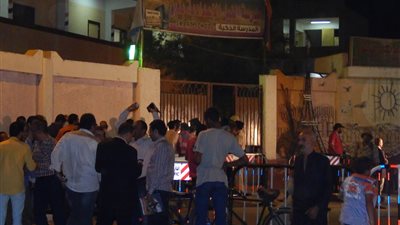 مرشح ببورسعيد يقدم وجبات سمك رشوة للناخبين