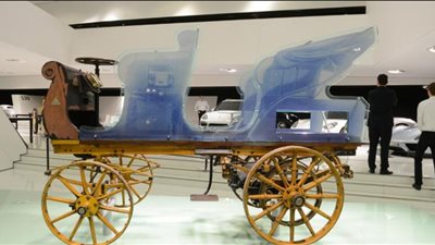 متحف شركة بورش يعرض أول سيارة صممها مؤسس العلامة