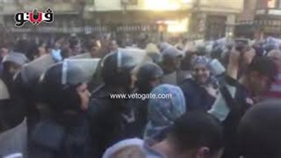 متظاهرو الأزهر للأمن: «إيد واحدة وسلمية» (فيديو)