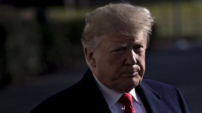 ترامب: انتظروا ثورة الشعب الأمريكي حال عزلي