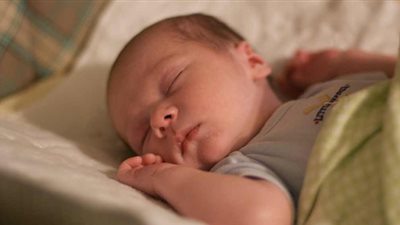 تعرفي على ضوابط نوم طفلك الرضيع