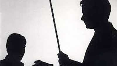 ولي أمر يتهم مدرسا بضرب نجله بـ«الشلوت» بسبب درس خصوصي في المنيا