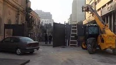 بدء تركيب البوابات الإلكترونية بعد إزالة الكتل الخرسانية بالتحرير