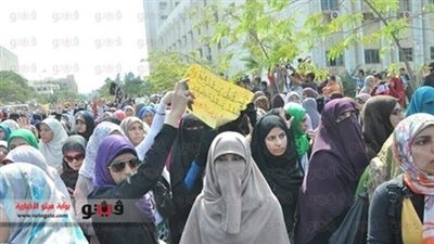 الأمن يمشط جامعة الأزهر بعد إطلاق طالبات «الإرهابية» الشماريخ