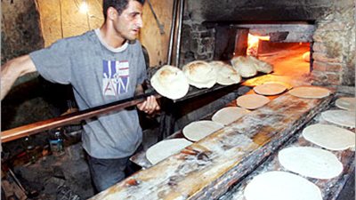 تموين الإسماعيلية: انقطاع الكهرباء يهدر إنتاجية الخبز وأصحاب المخابز يستخدمون المولدات